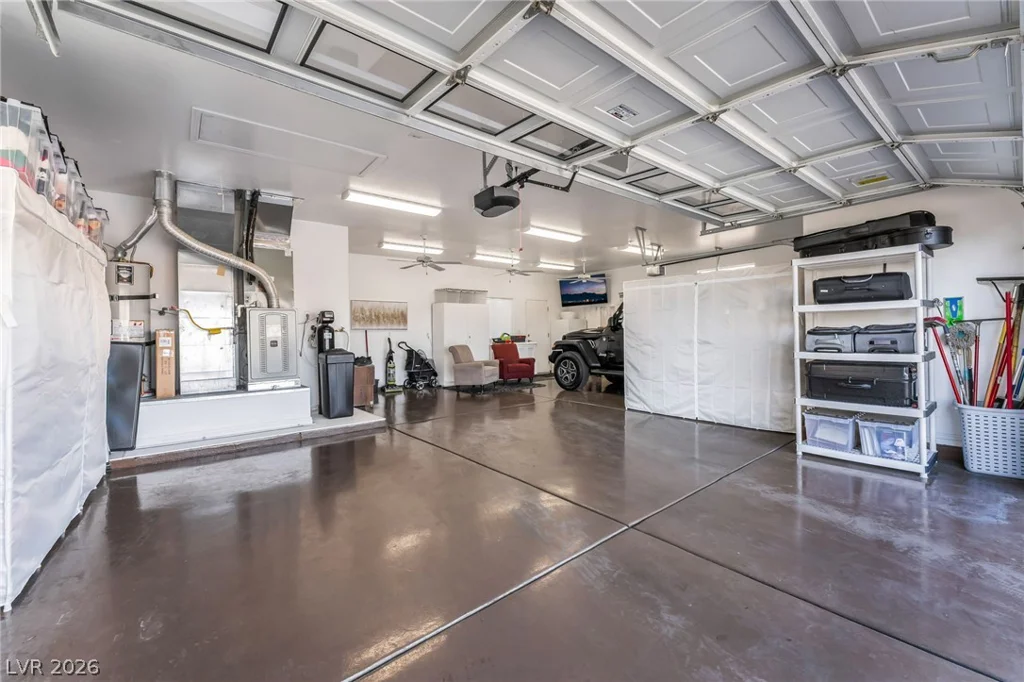 10001 Cresent Creek, Las Vegas, NV 89134