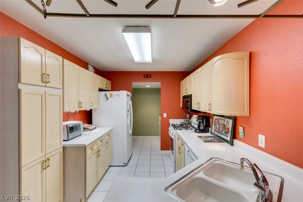 8072 Rochelle, Las Vegas, NV 89147