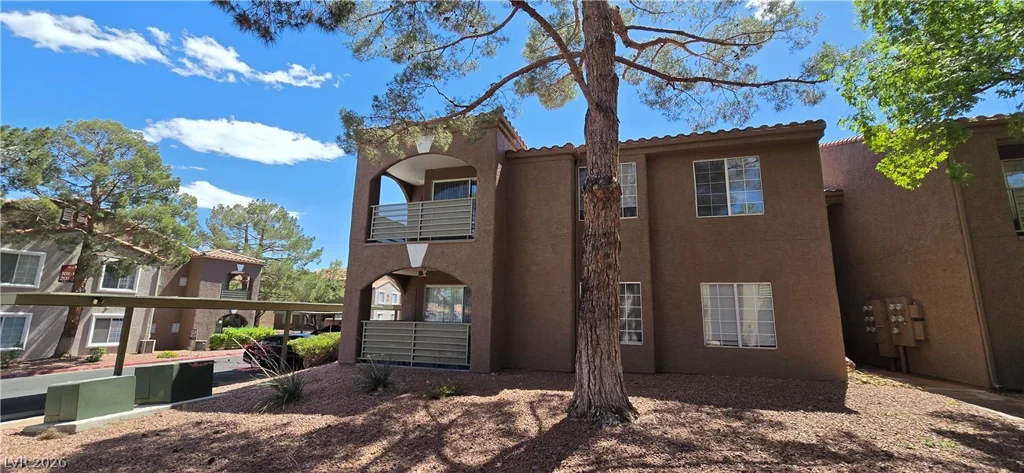 2121 Sealion, Las Vegas, NV 89128
