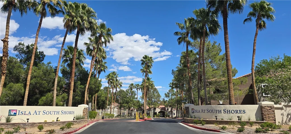 2121 Sealion, Las Vegas, NV 89128