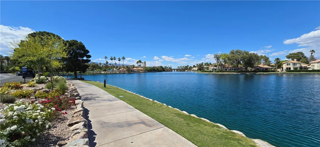 2121 Sealion, Las Vegas, NV 89128