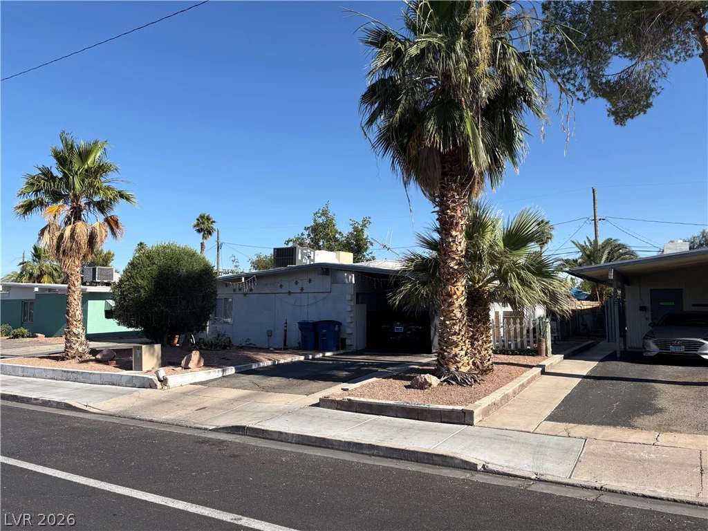 1308 Saint Louis, Las Vegas, NV 89104