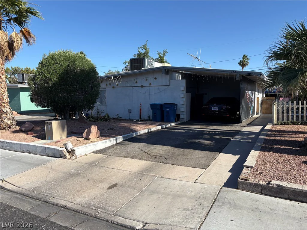 1308 Saint Louis, Las Vegas, NV 89104