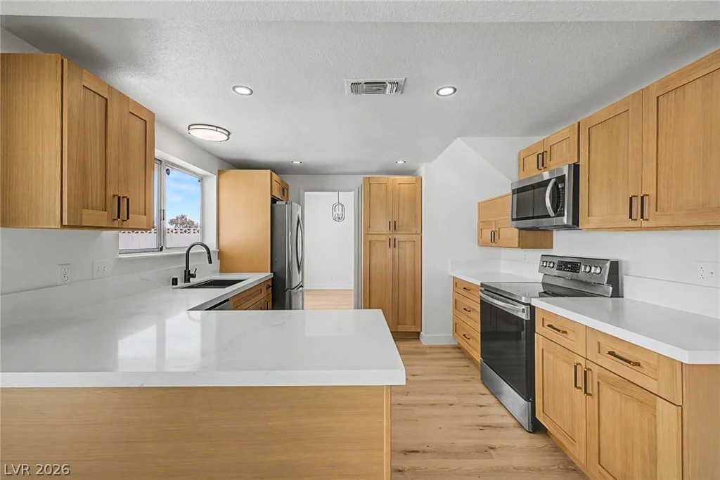 3305 Irv Marcus, Las Vegas, NV 89108