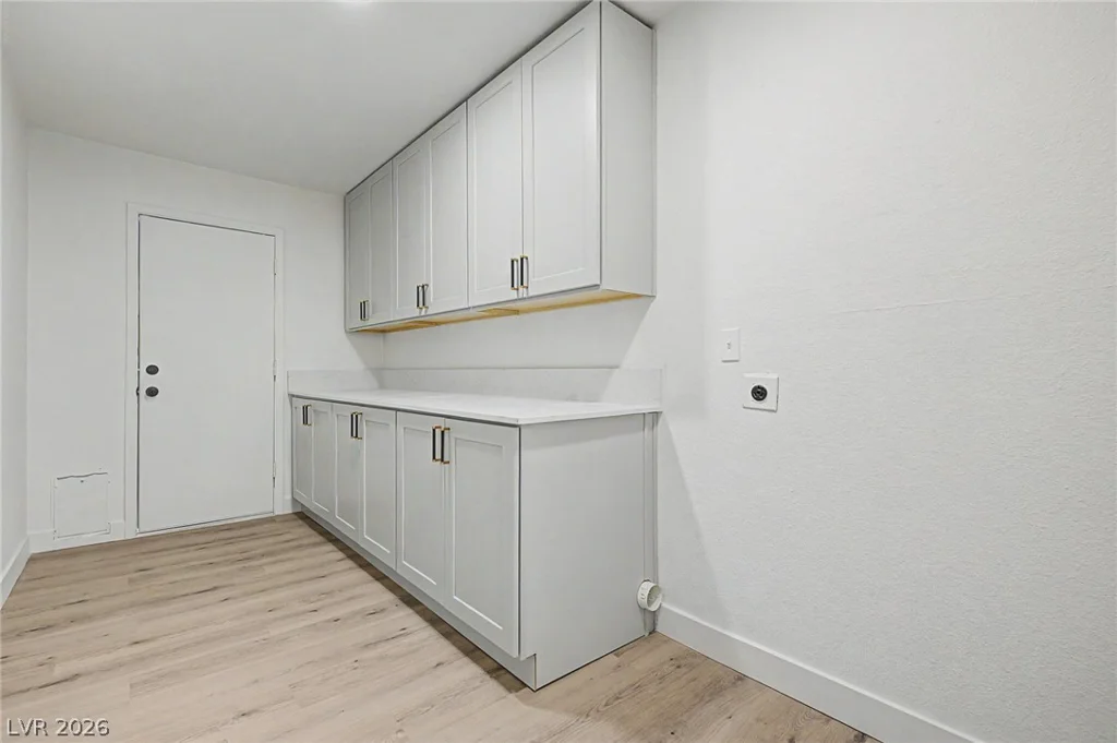 3305 Irv Marcus, Las Vegas, NV 89108