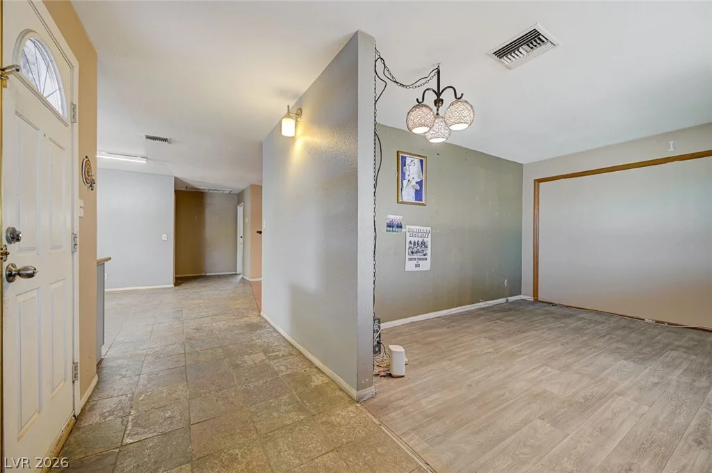1555 Bledsoe, Las Vegas, NV 89110