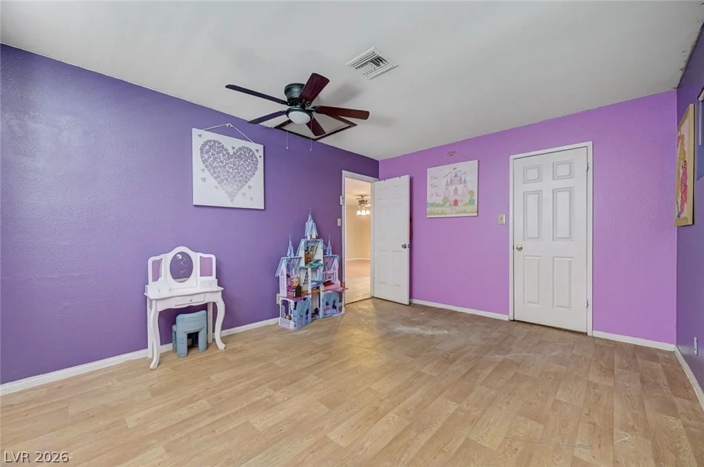 1555 Bledsoe, Las Vegas, NV 89110