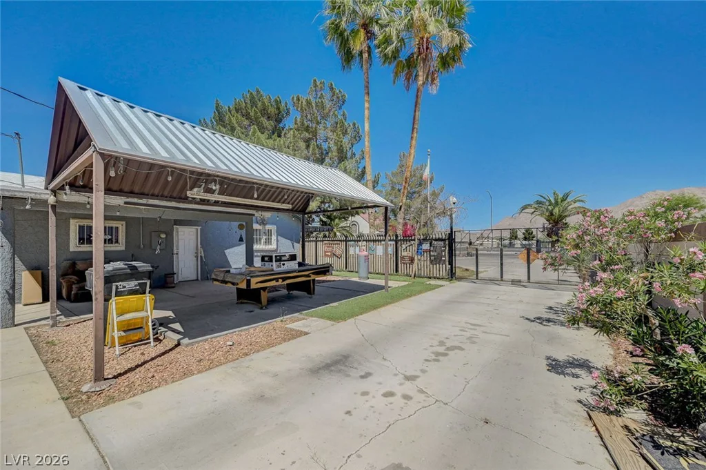 1555 Bledsoe, Las Vegas, NV 89110