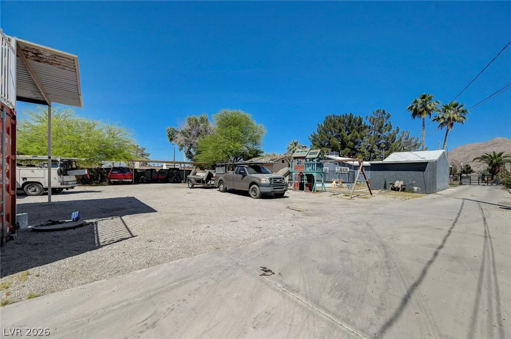 1555 Bledsoe, Las Vegas, NV 89110