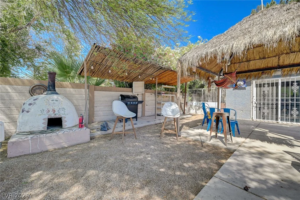 1555 Bledsoe, Las Vegas, NV 89110