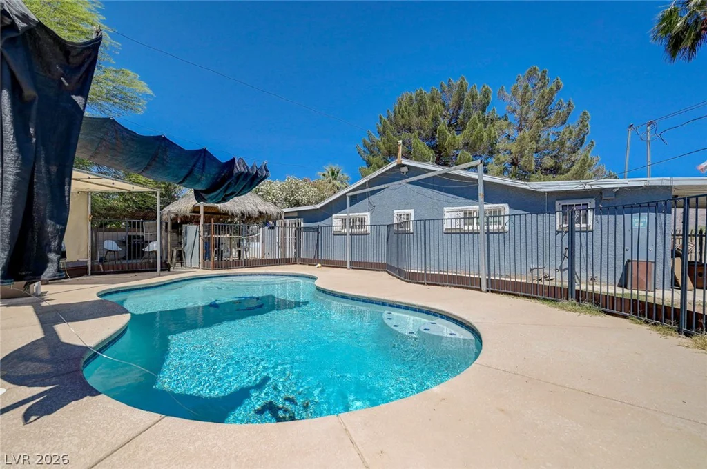 1555 Bledsoe, Las Vegas, NV 89110