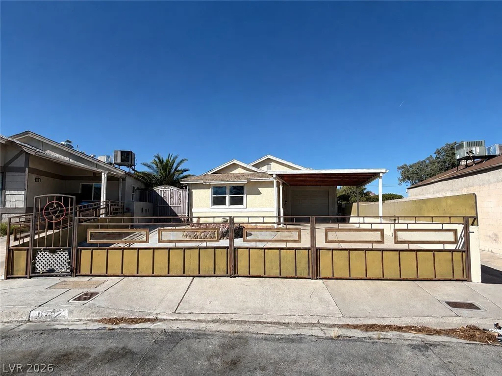 6752 Arroyo, Las Vegas, NV 89103