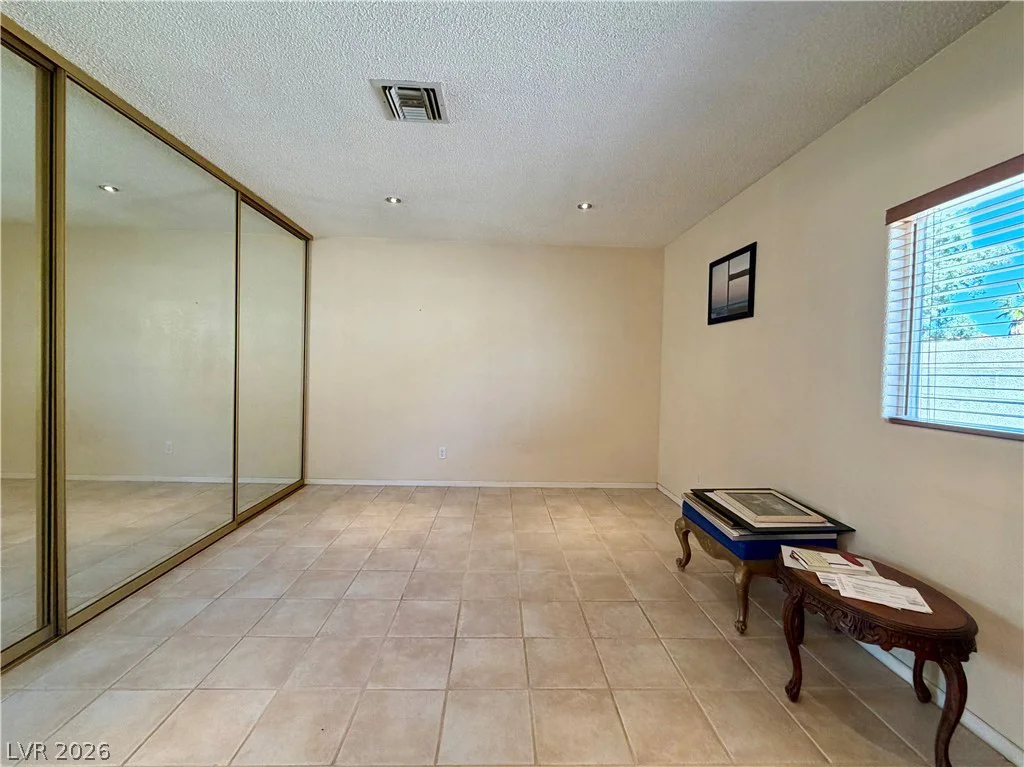 6752 Arroyo, Las Vegas, NV 89103