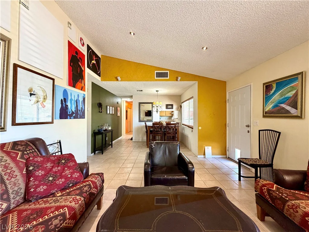 6752 Arroyo, Las Vegas, NV 89103