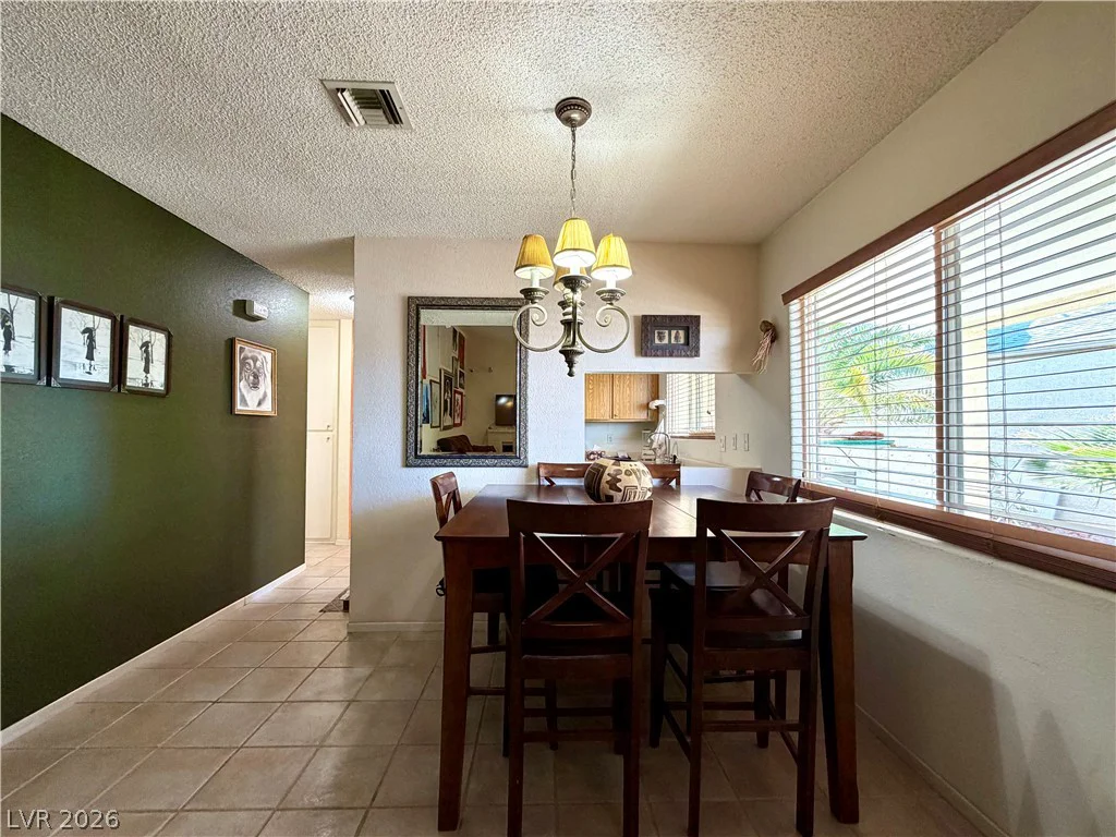 6752 Arroyo, Las Vegas, NV 89103