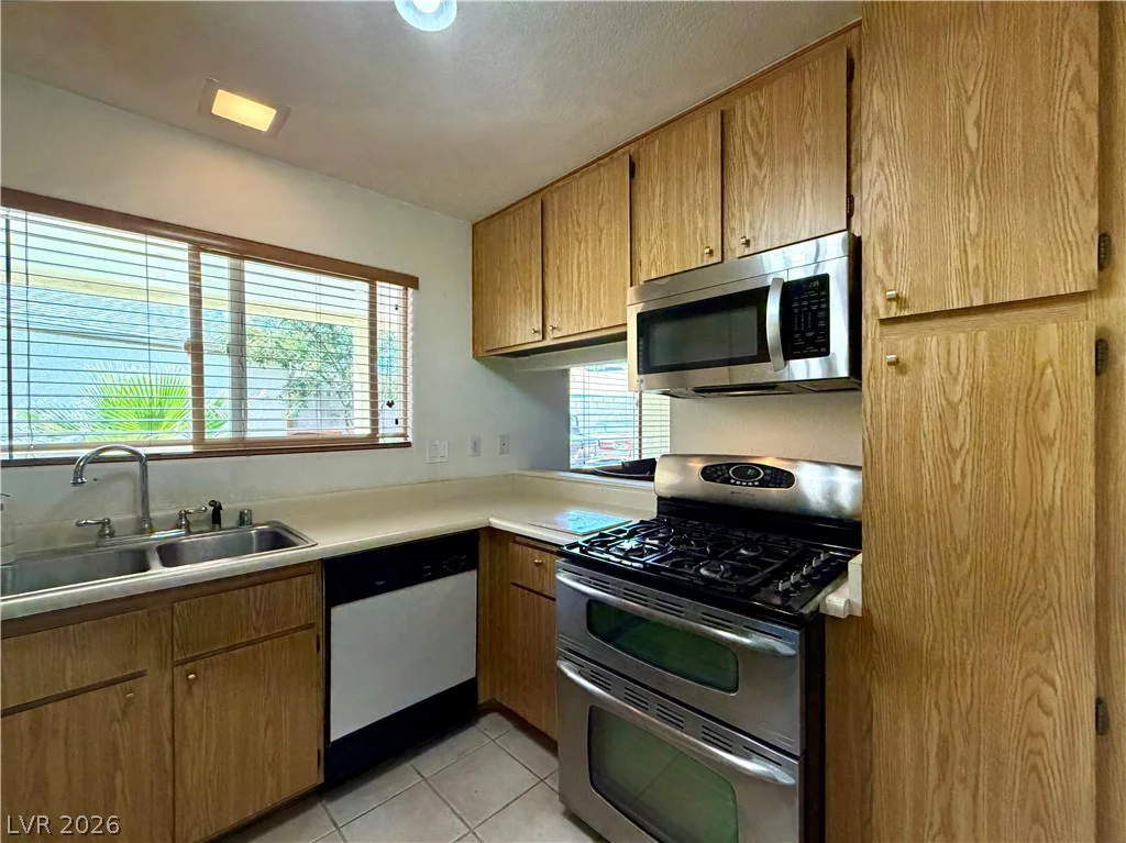 6752 Arroyo, Las Vegas, NV 89103