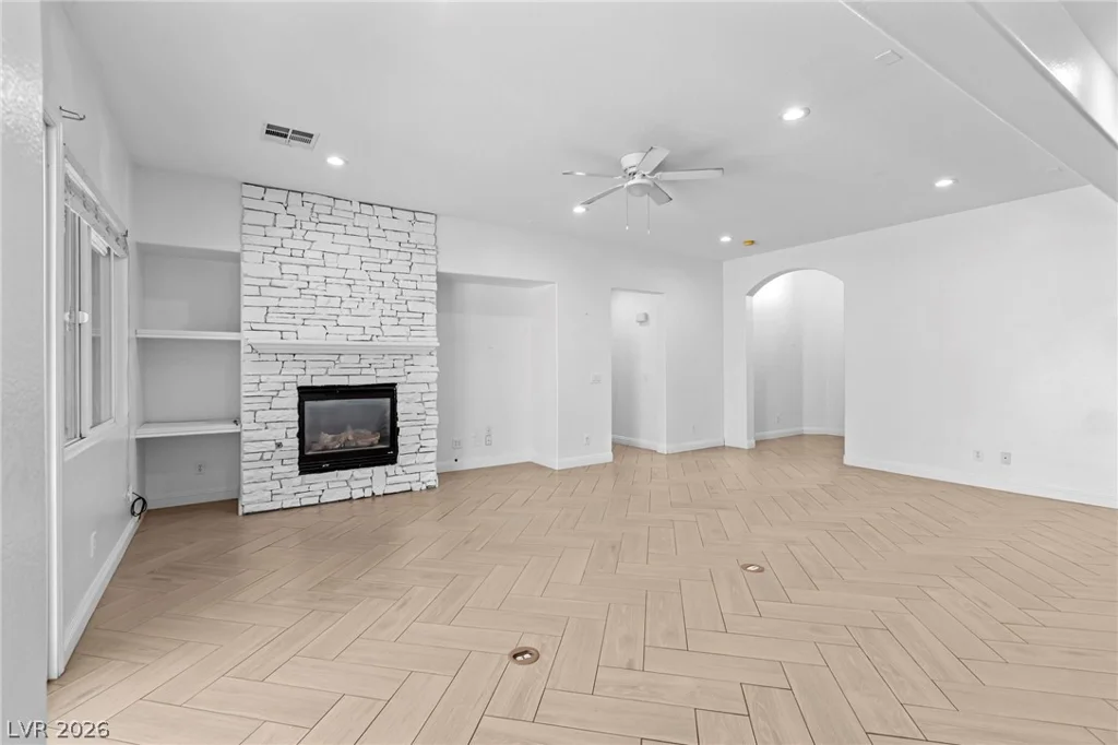 7621 Chase Hallow, Las Vegas, NV 89149