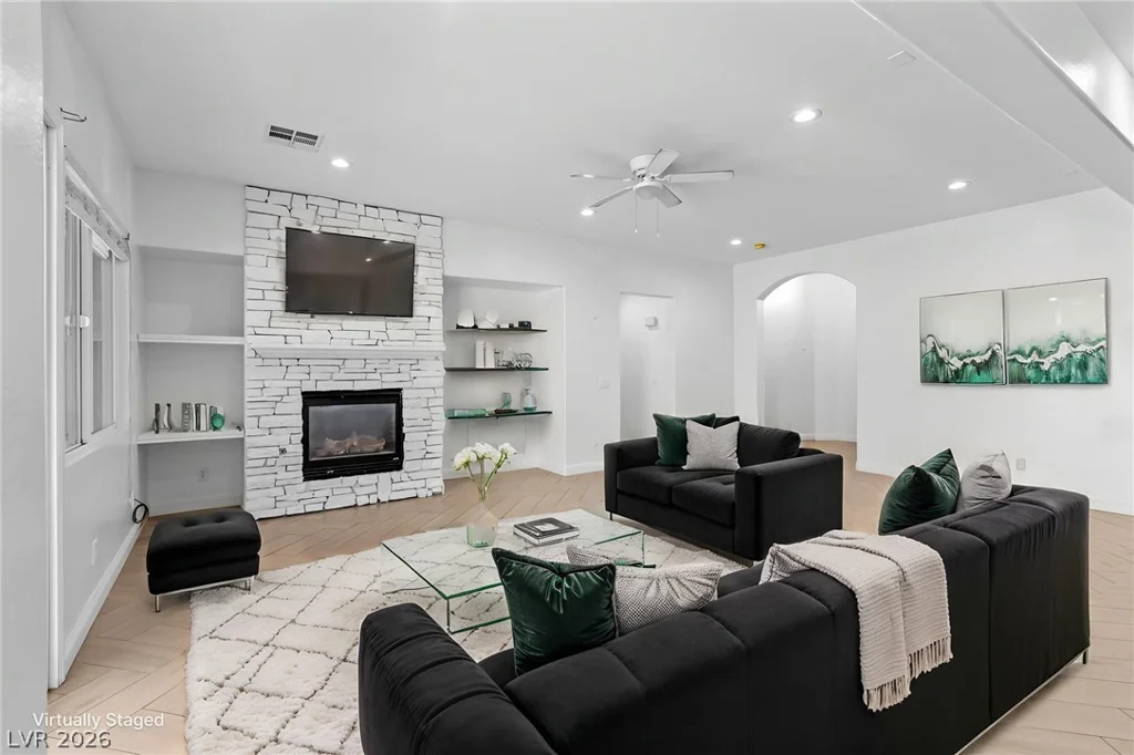 7621 Chase Hallow, Las Vegas, NV 89149