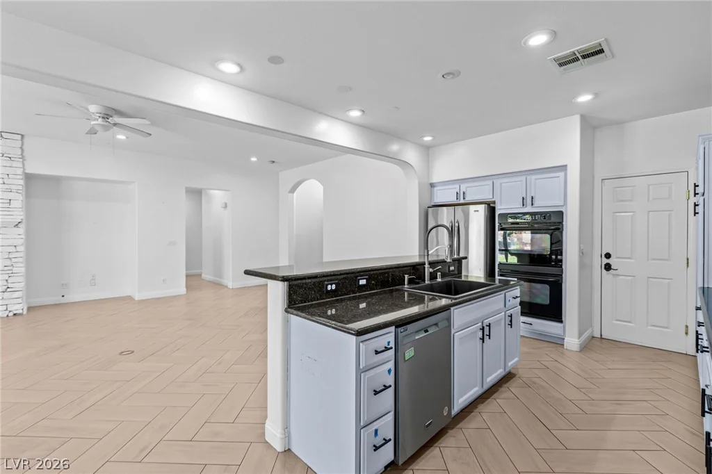 7621 Chase Hallow, Las Vegas, NV 89149