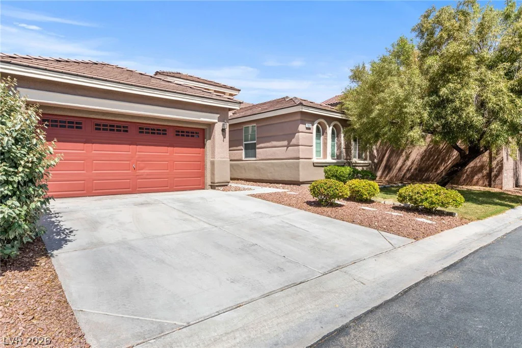 7621 Chase Hallow, Las Vegas, NV 89149