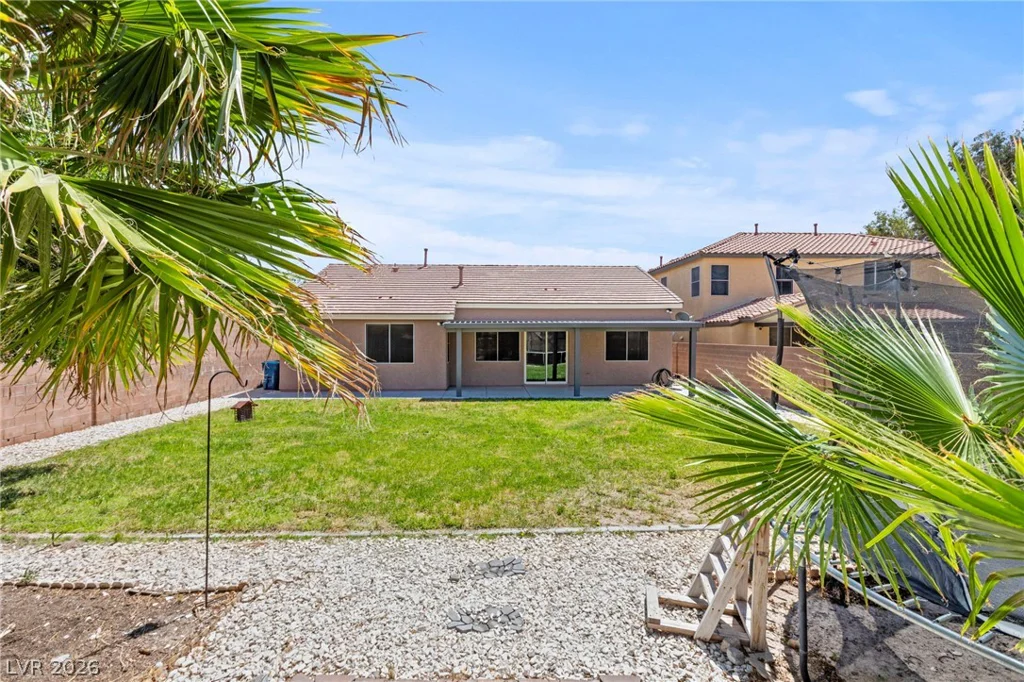 7621 Chase Hallow, Las Vegas, NV 89149