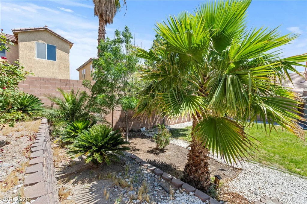 7621 Chase Hallow, Las Vegas, NV 89149