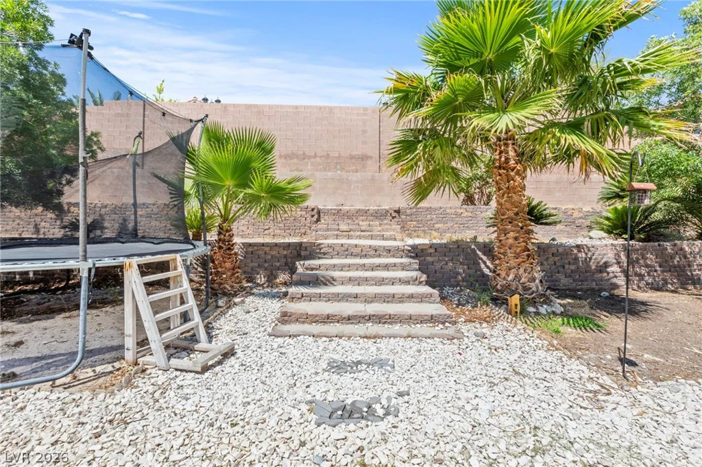 7621 Chase Hallow, Las Vegas, NV 89149
