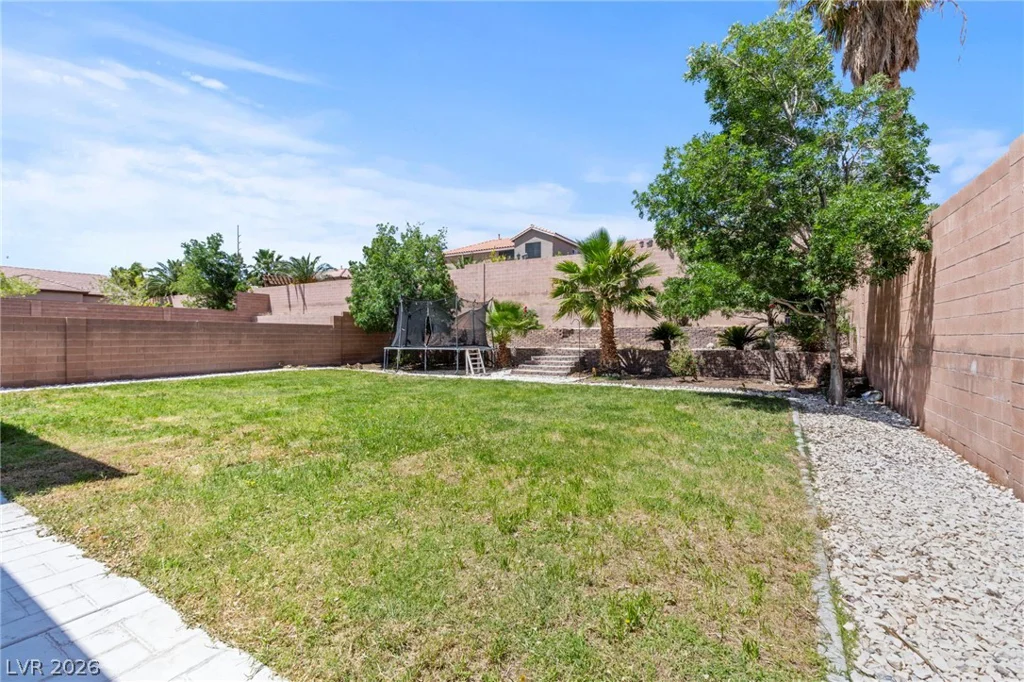 7621 Chase Hallow, Las Vegas, NV 89149