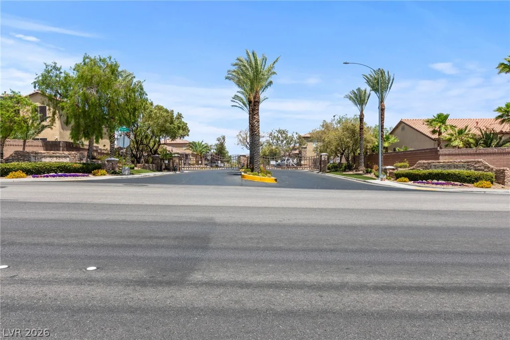 7621 Chase Hallow, Las Vegas, NV 89149