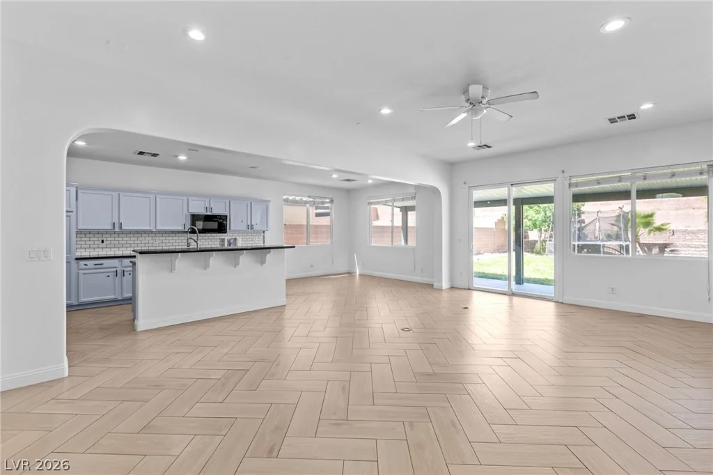 7621 Chase Hallow, Las Vegas, NV 89149
