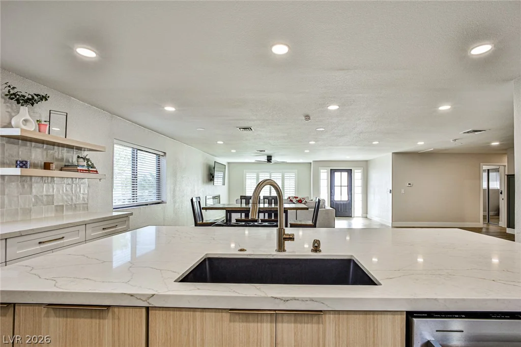9340 Washburn, Las Vegas, NV 89149