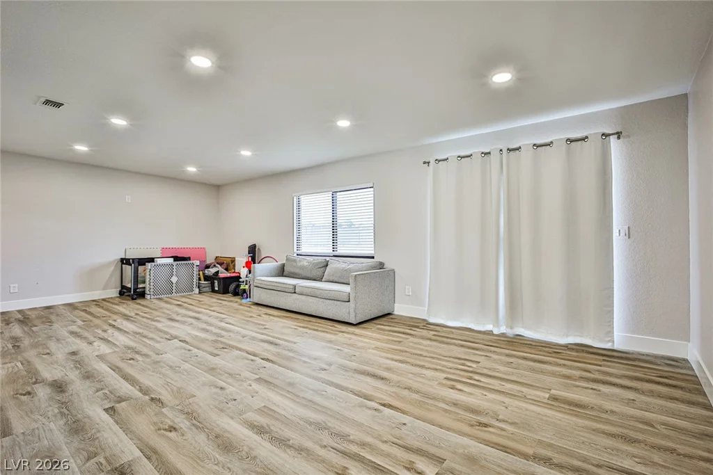 9340 Washburn, Las Vegas, NV 89149