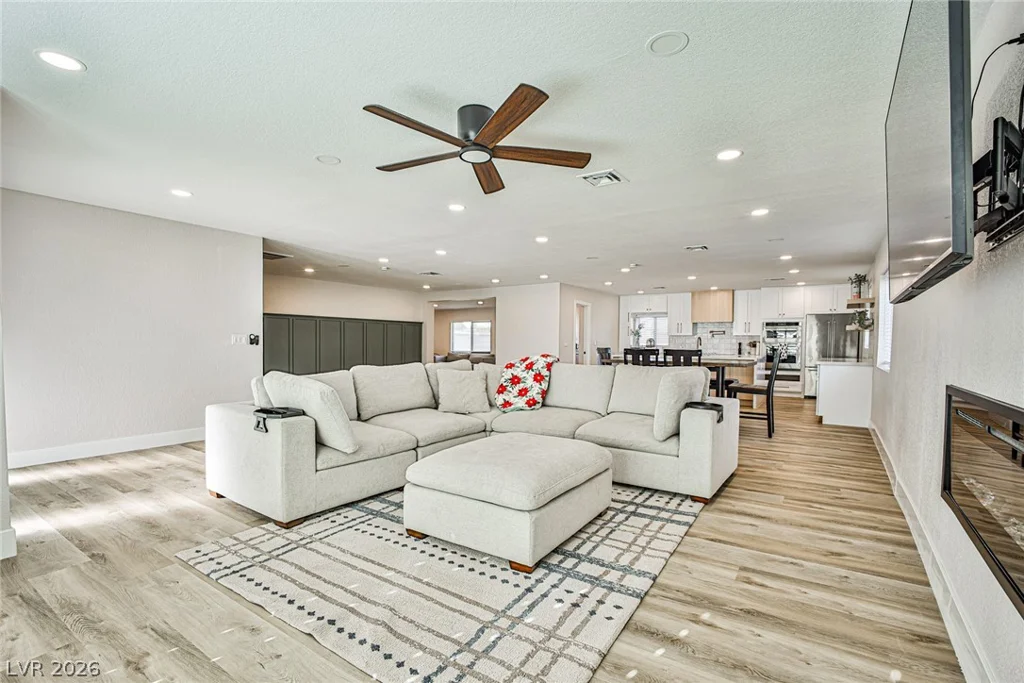 9340 Washburn, Las Vegas, NV 89149