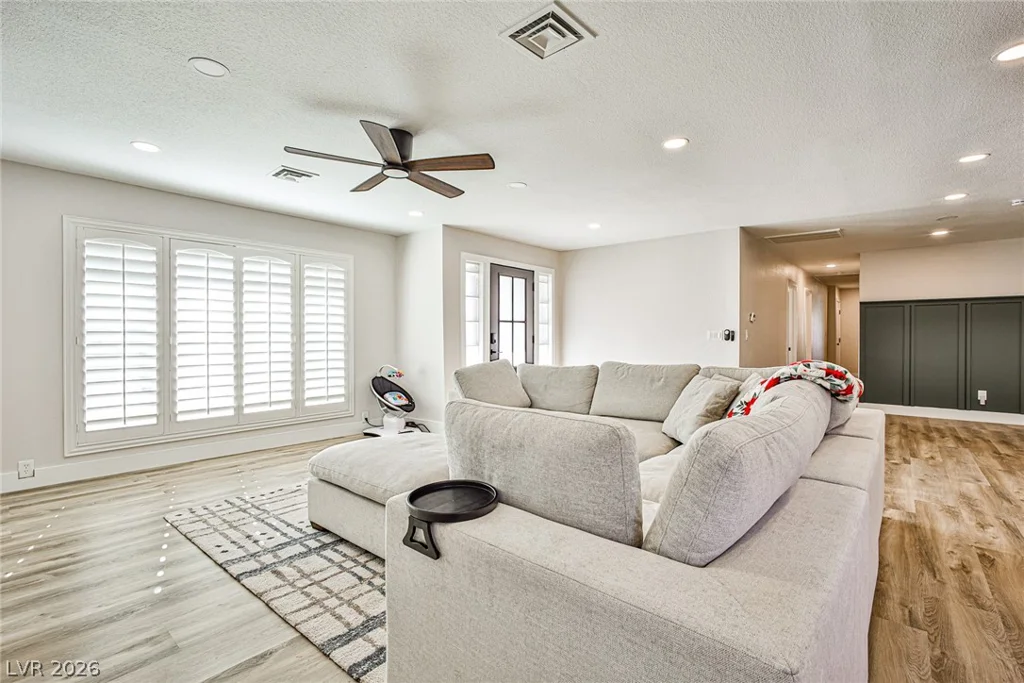 9340 Washburn, Las Vegas, NV 89149
