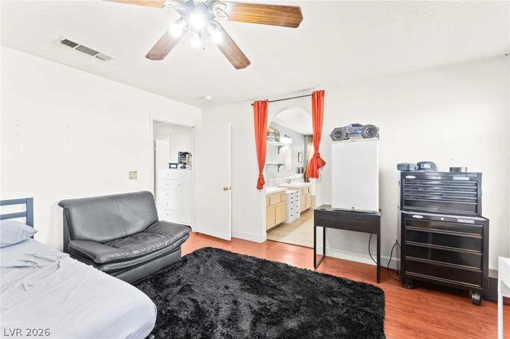 6345 Rose Tree, Las Vegas, NV 89156