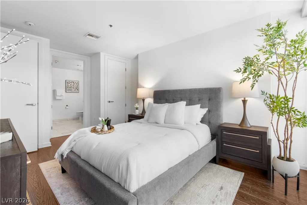 4471 Dean Martin, Las Vegas, NV 89103