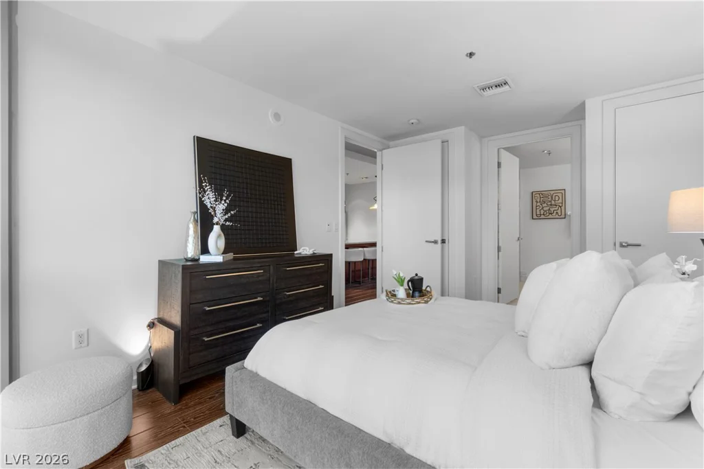 4471 Dean Martin, Las Vegas, NV 89103