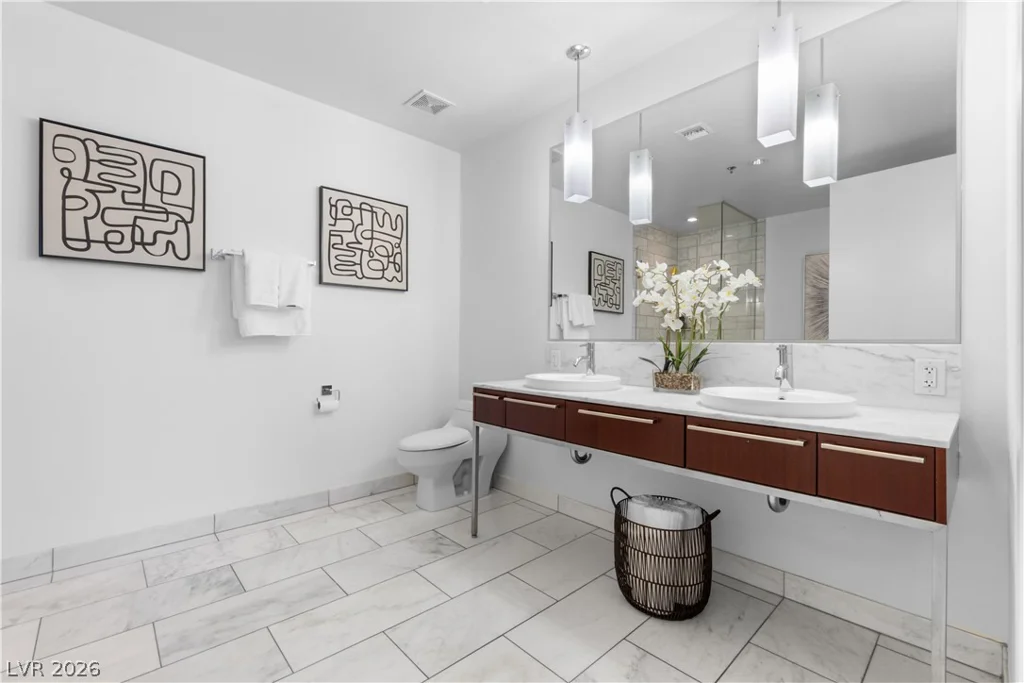 4471 Dean Martin, Las Vegas, NV 89103