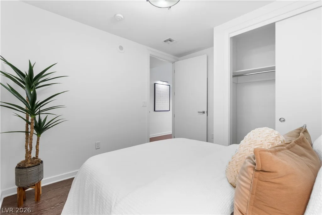 4471 Dean Martin, Las Vegas, NV 89103