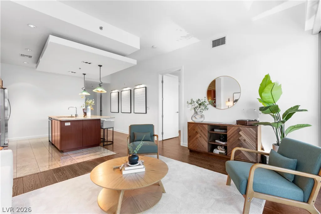 4471 Dean Martin, Las Vegas, NV 89103