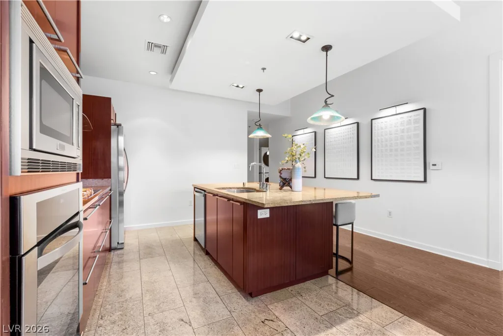 4471 Dean Martin, Las Vegas, NV 89103