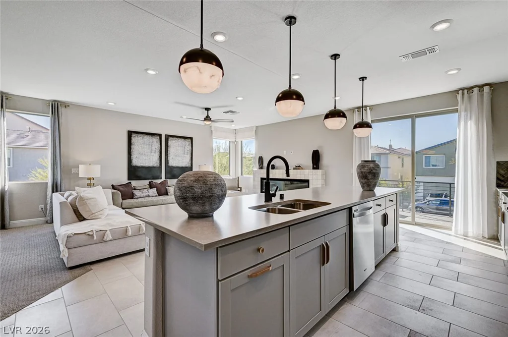 7983 Texas Hills, Las Vegas, NV 89113