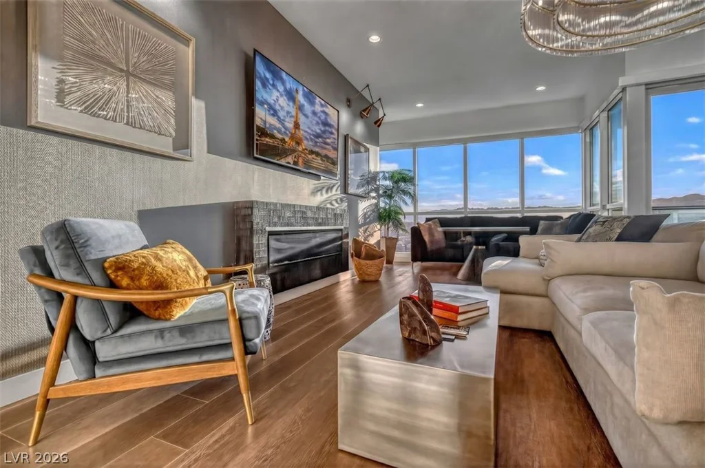 4525 Dean Martin, Las Vegas, NV 89103