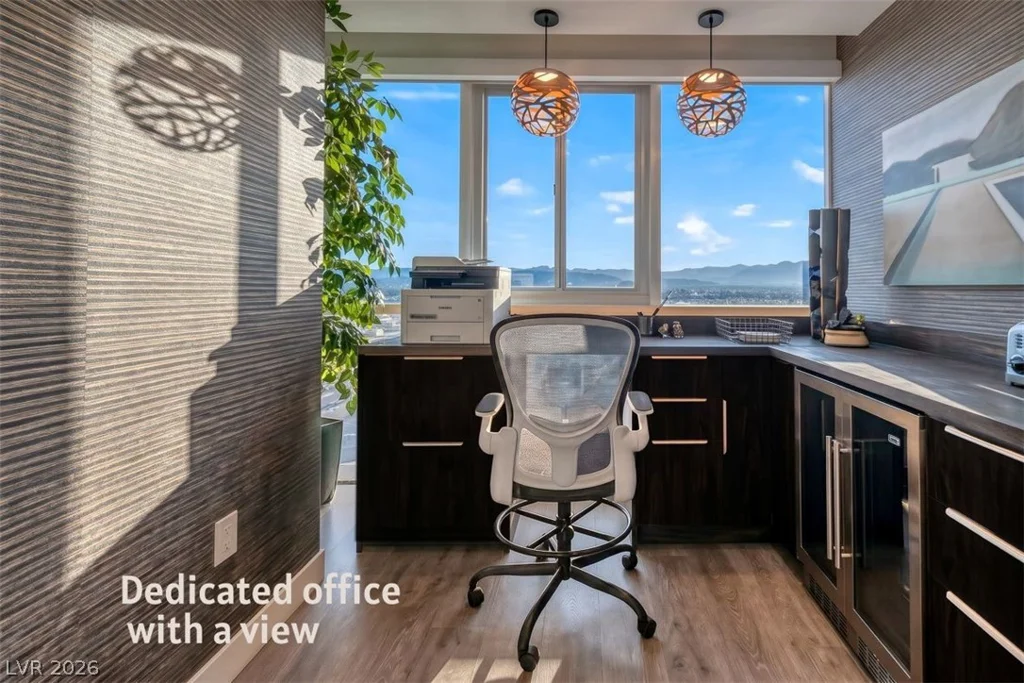 4525 Dean Martin, Las Vegas, NV 89103