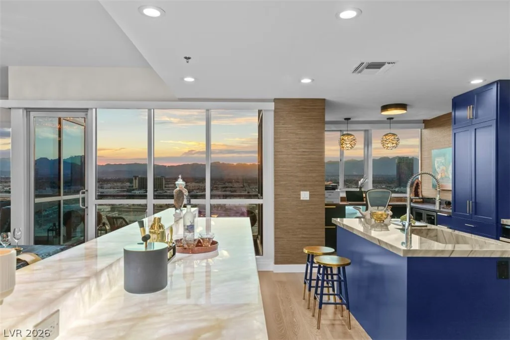 4525 Dean Martin, Las Vegas, NV 89103