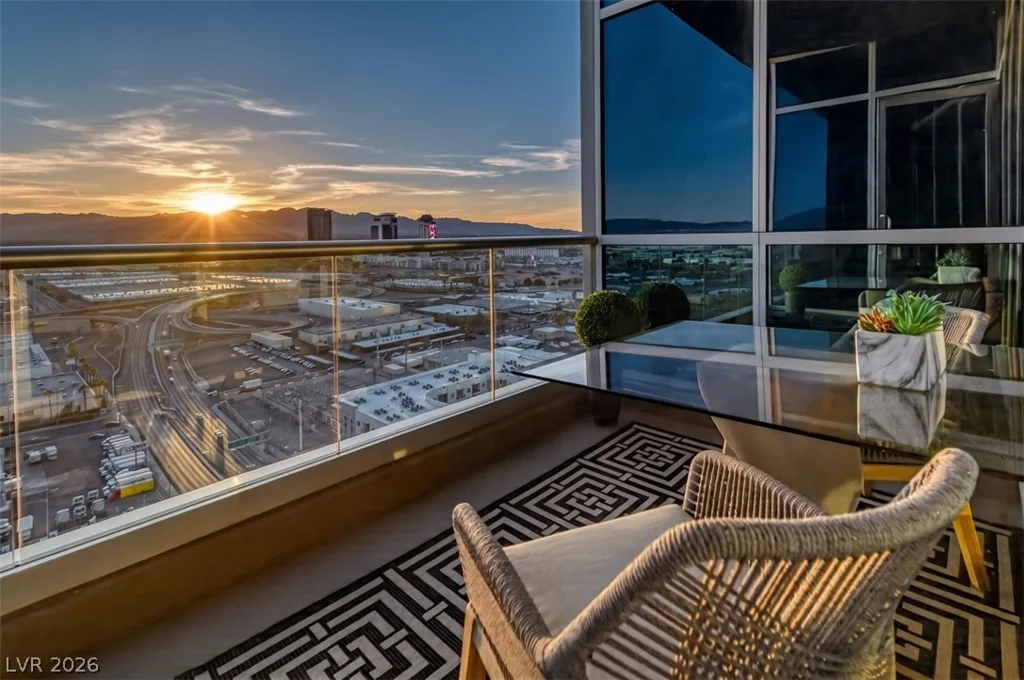4525 Dean Martin, Las Vegas, NV 89103
