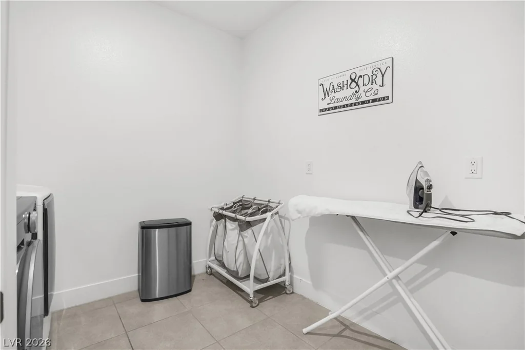 6842 Empire Cliff, North Las Vegas, NV 89084