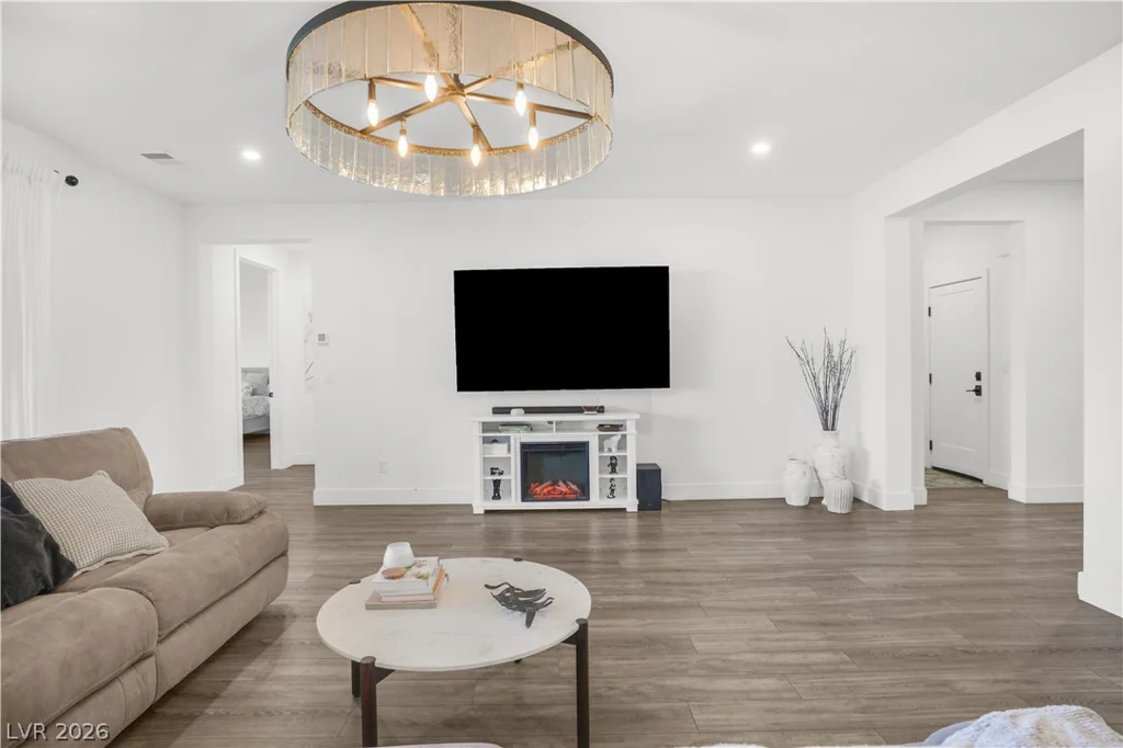 6842 Empire Cliff, North Las Vegas, NV 89084