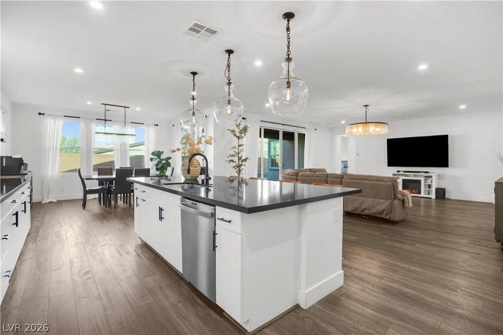 6842 Empire Cliff, North Las Vegas, NV 89084