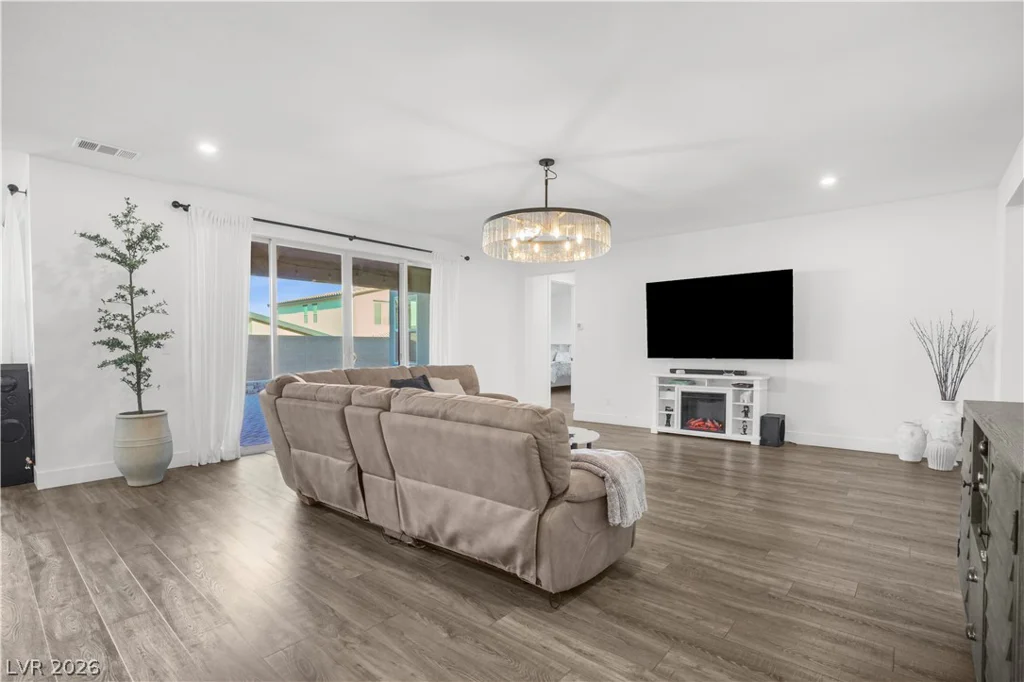 6842 Empire Cliff, North Las Vegas, NV 89084